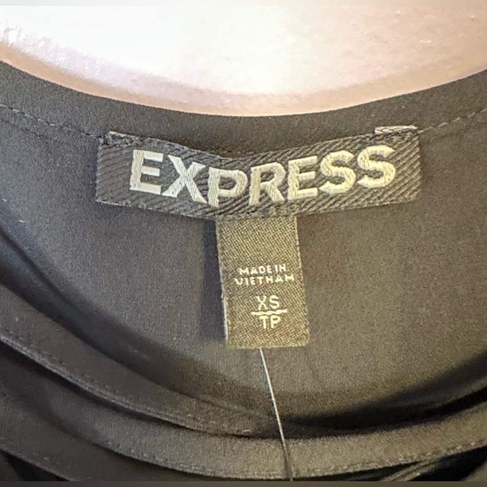 Express Blouse - Picture 7 of 8